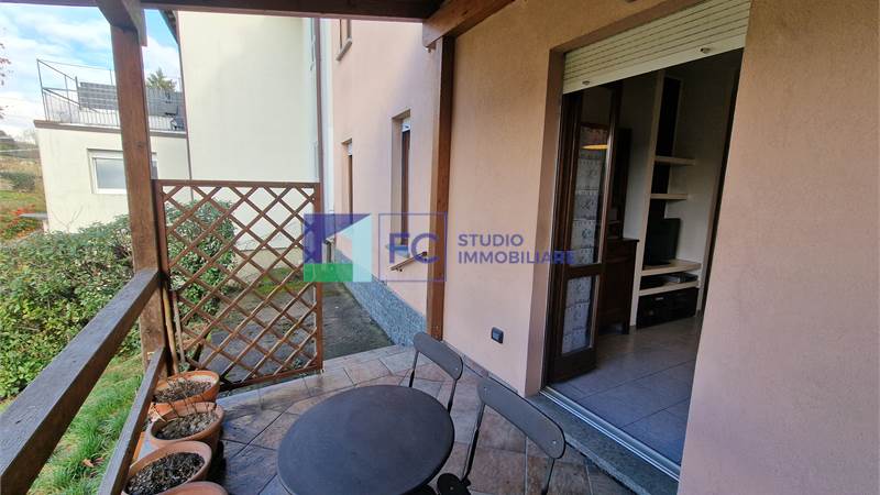BILOCALE CON GIARDINO E BOX  Loc. CASTELLO