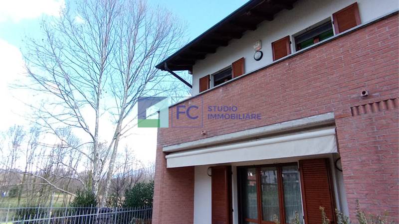 Villa Bifamiliare in vendita a Albiolo