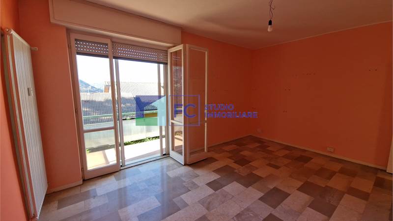 3 locali in vendita a Como