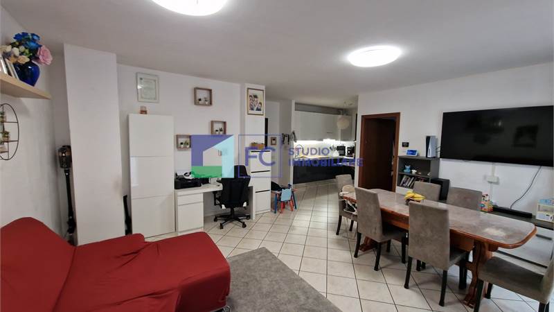 3 locali in vendita a Fenegrò