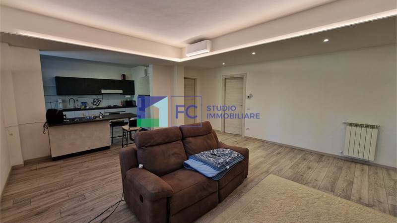 MOZZATE – Elegante trilocale completamente ristrutturato, ideale anche come investimento